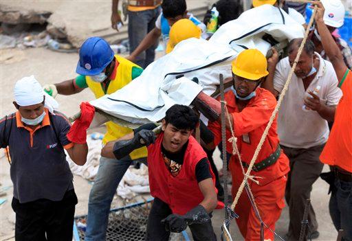 Termina búsqueda de cuerpos en fábrica Bangladesh; suman mil 127 muertos