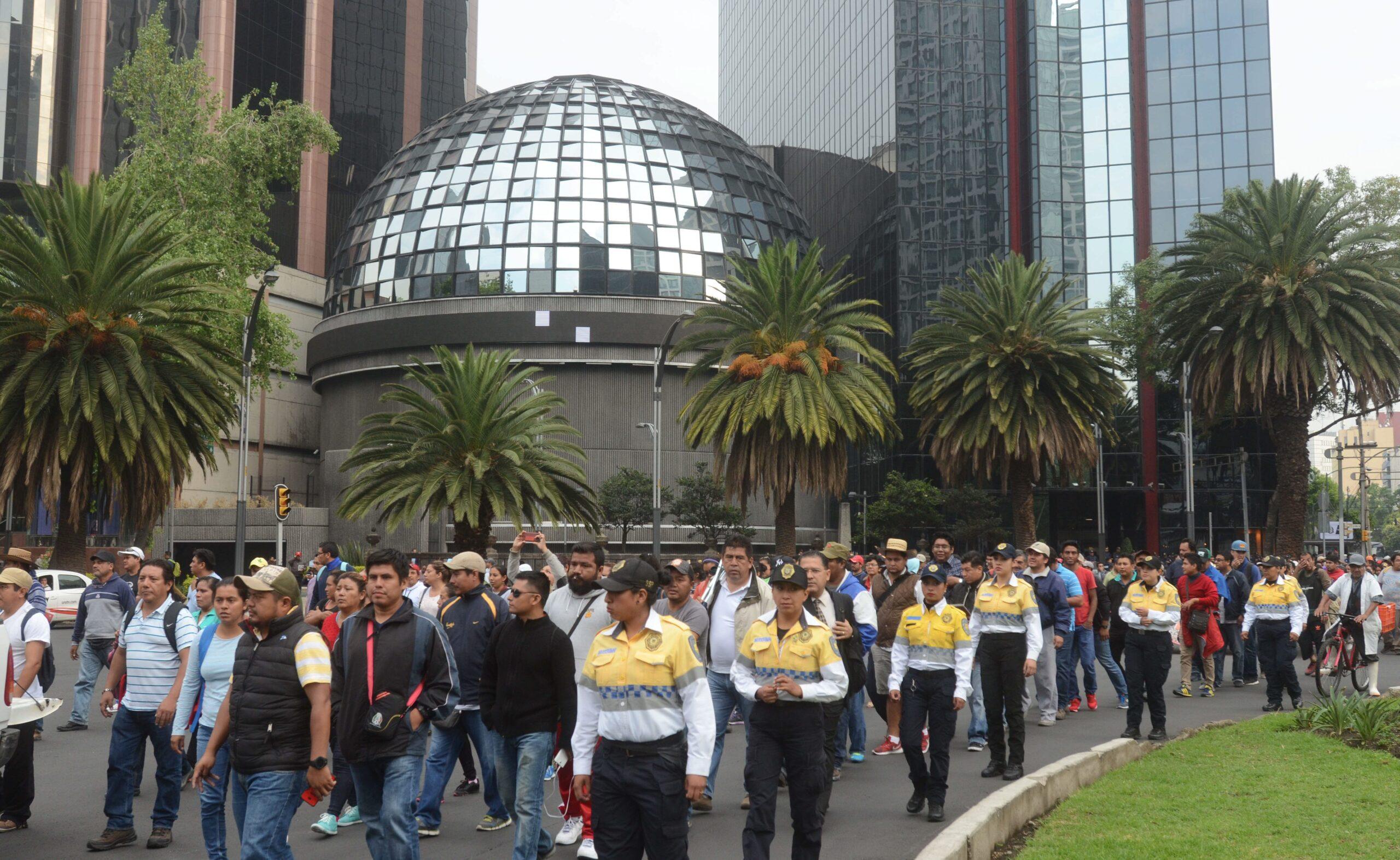 La CNTE protesta en la CDMX; en Oaxaca realizan retenes en carreteras