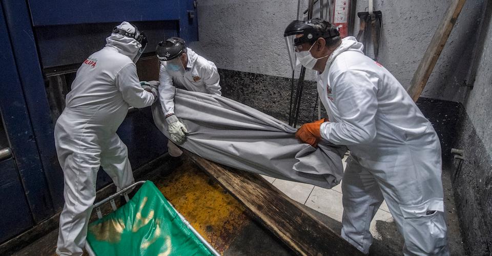 México acumula 200 mil 862 muertes por COVID; cierra semana con disminución del 25% de casos