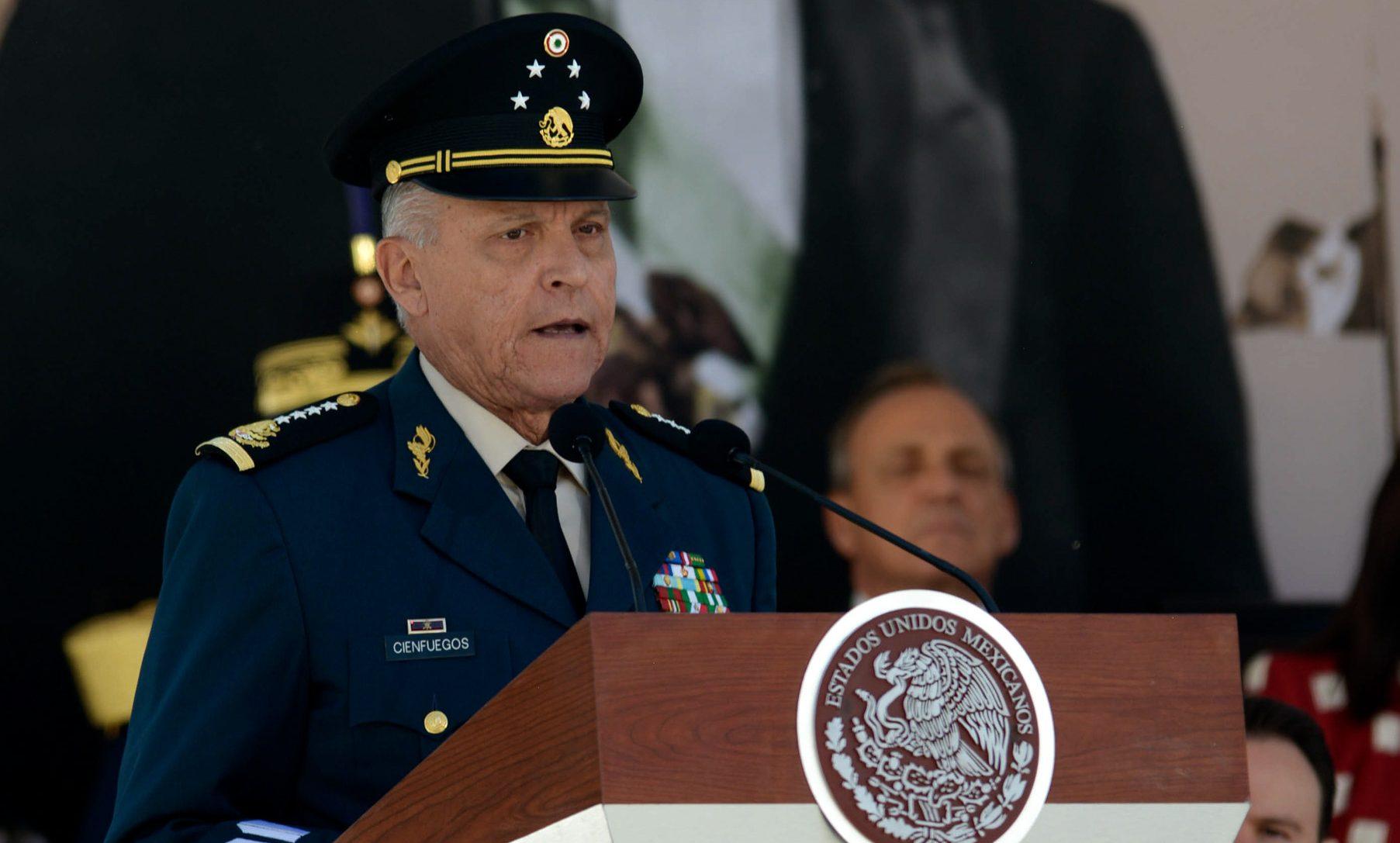 Académicos renuncian a Honoris Causa; rechazan compartir título con Cienfuegos