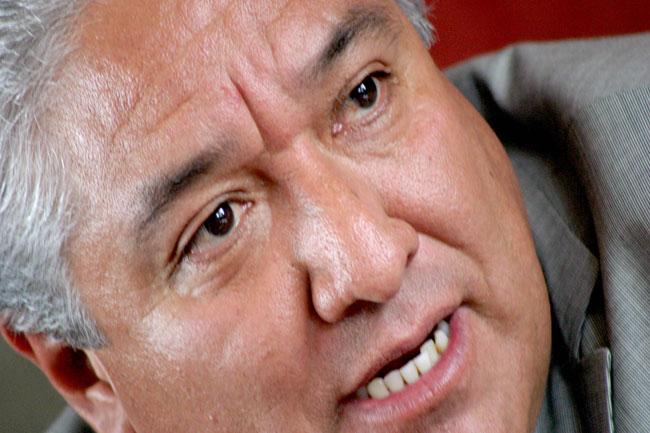 Mete diputado del PAN a 12 familiares en nómina del IMSS