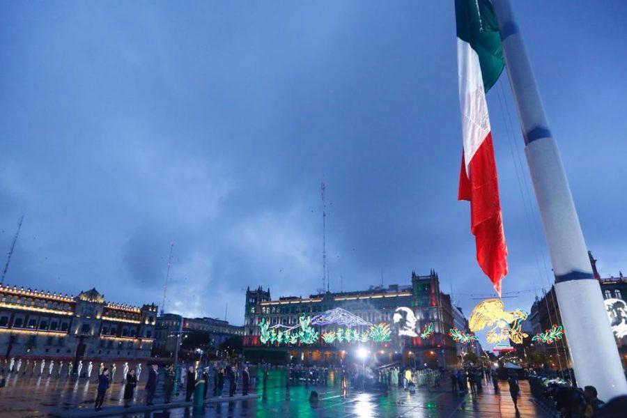 AMLO encabeza izamiento de bandera para conmemorar 19S; 6 mil 551 personas han muerto por sismos desde 1985: gobierno