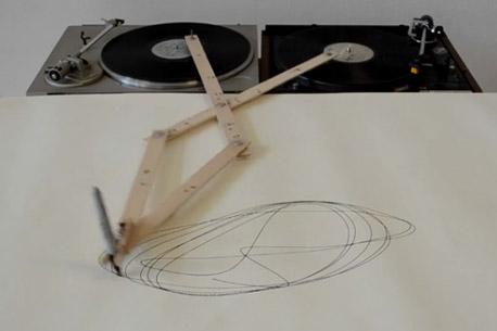 Dibujos con <i>mucho ritmo</i> hechos por una tornamesa