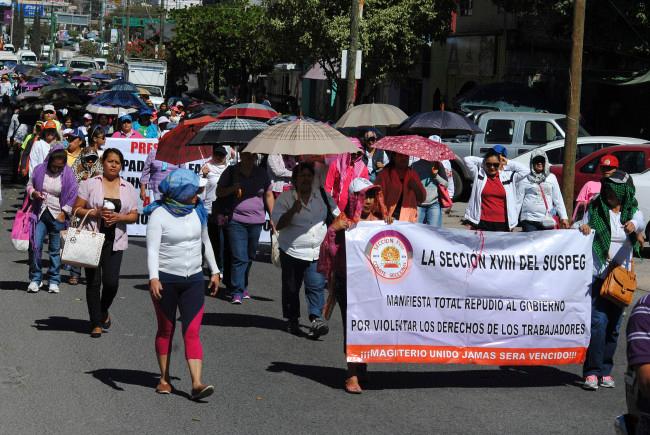 Queman oficinas de sindicato de servidores públicos en Chilpancingo