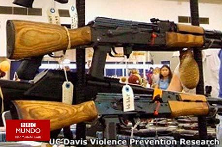 ¿Por qué la matanza de Denver elevó la venta de armas?