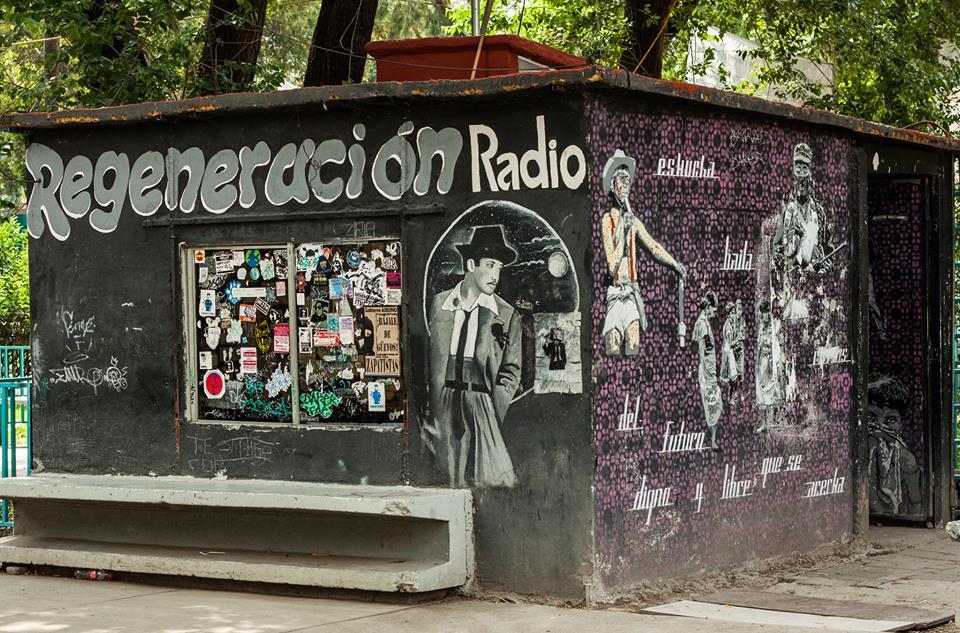 Destruyen cabina de Regeneración Radio y hieren a tres personas en el CCH Vallejo