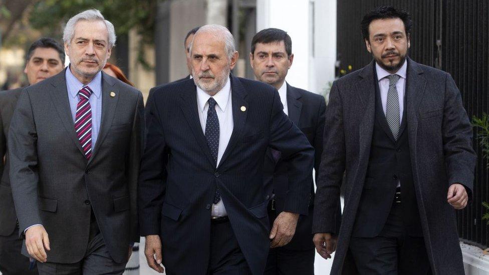 Autoridades judiciales se incautan documentos de la Iglesia Católica en investigación sobre abusos sexuales en Chile