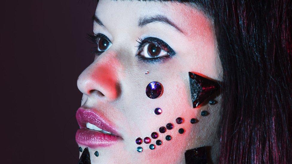 Amandititita, la reina de anarcocumbia: “No podemos seguir operándonos o poniéndonos tetas y nalgas para que un hombre nos apruebe”