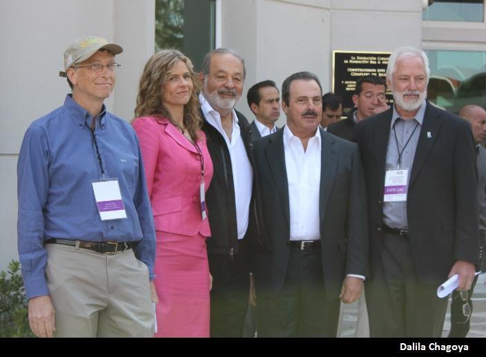 Carlos Slim y Bill Gates se juntan en Texcoco; inauguran centro de biociencias