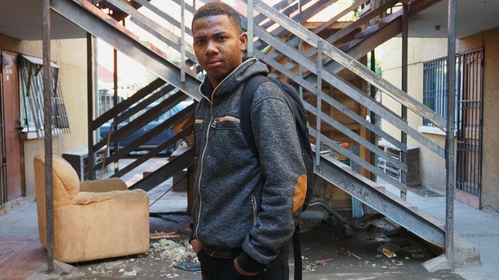 “Decimos cachái a toda hora”: cómo viven los haitianos en Chile (y cuán cierto es que están aislados)