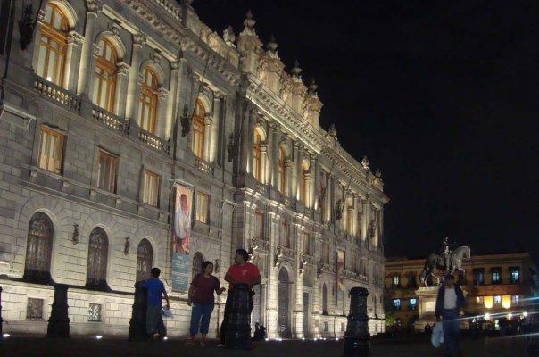Ofrecen Museo Nacional de Arte como salón de fiestas