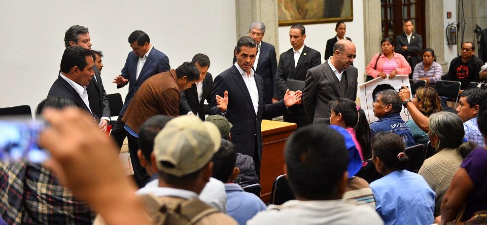 Tres fallas de la investigación sobre Ayotzinapa que defiende Peña Nieto en su mensaje