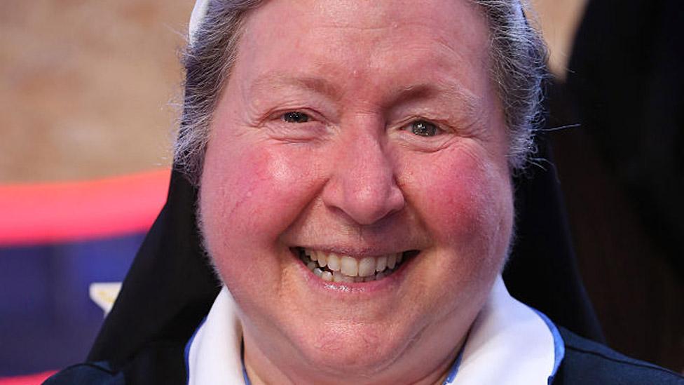 La valiente monja que desafía a los ultras misóginos del Lazio