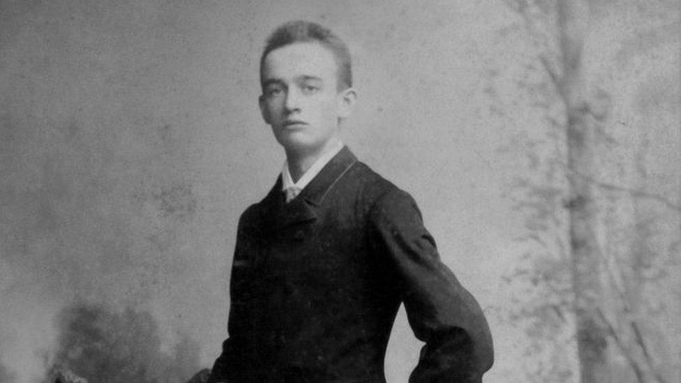 Un menor migrante sin acompañantes: así llegó a EU el abuelo de Donald Trump