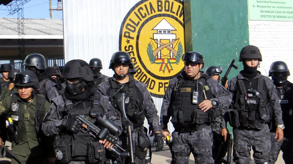 El operativo policial que dejó 6 presos muertos en una peligrosa cárcel de Bolivia donde encontraron plantaciones de marihuana y una destilería de alcohol
