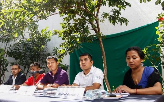 Gobierno obstaculiza trabajo de forenses argentinos en caso de normalistas desaparecidos, denuncian familiares