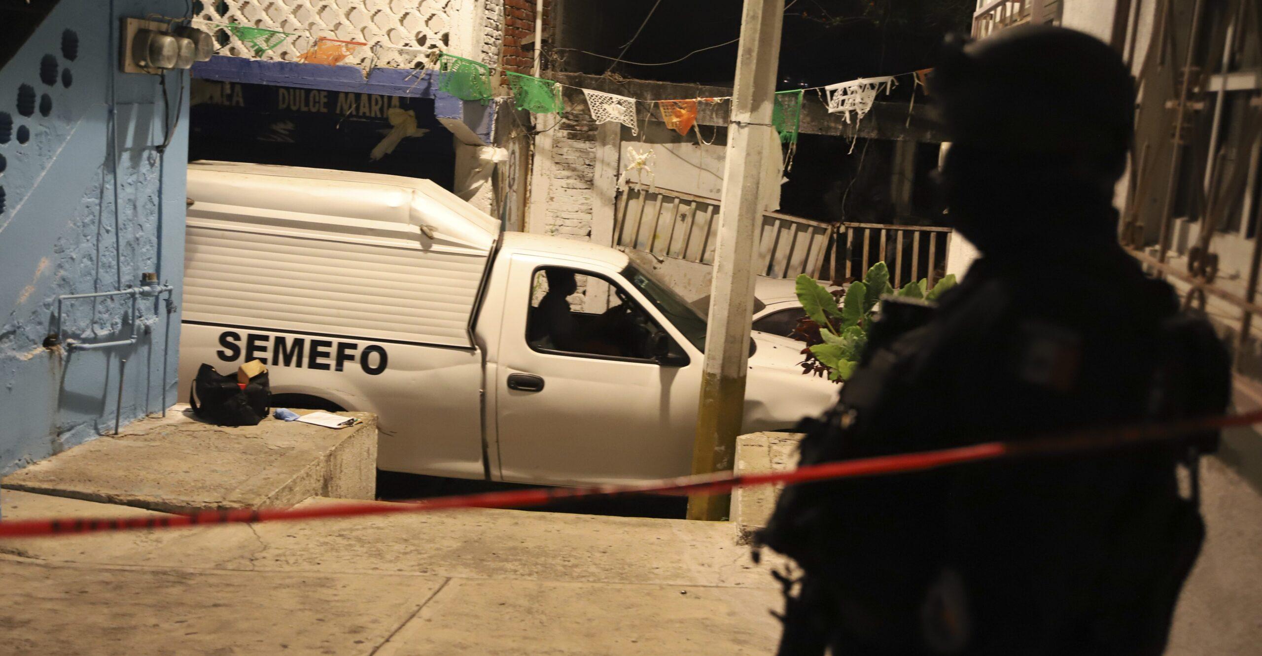 Hallan cinco cadáveres en puentes de Chihuahua, tres víctimas eran mujeres