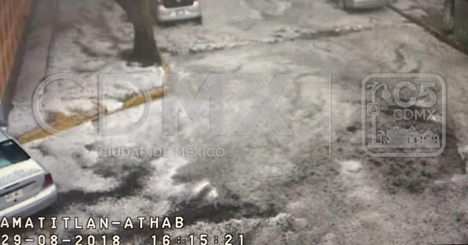 Inundaciones y granizo afectan a colonias de CDMX; niños fueron rescatados de escuelas (fotos y videos)