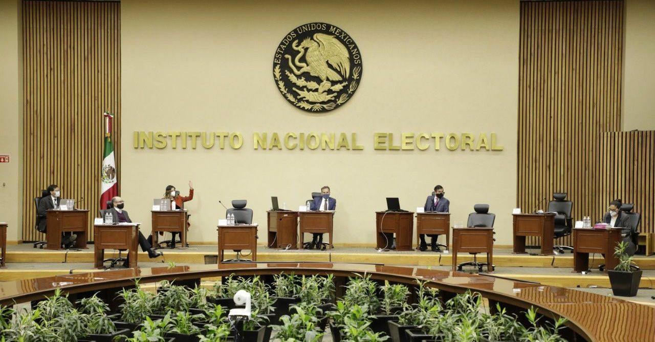 INE da luz verde a 16 aspirantes independientes para reunir apoyo en busca de diputaciones federales