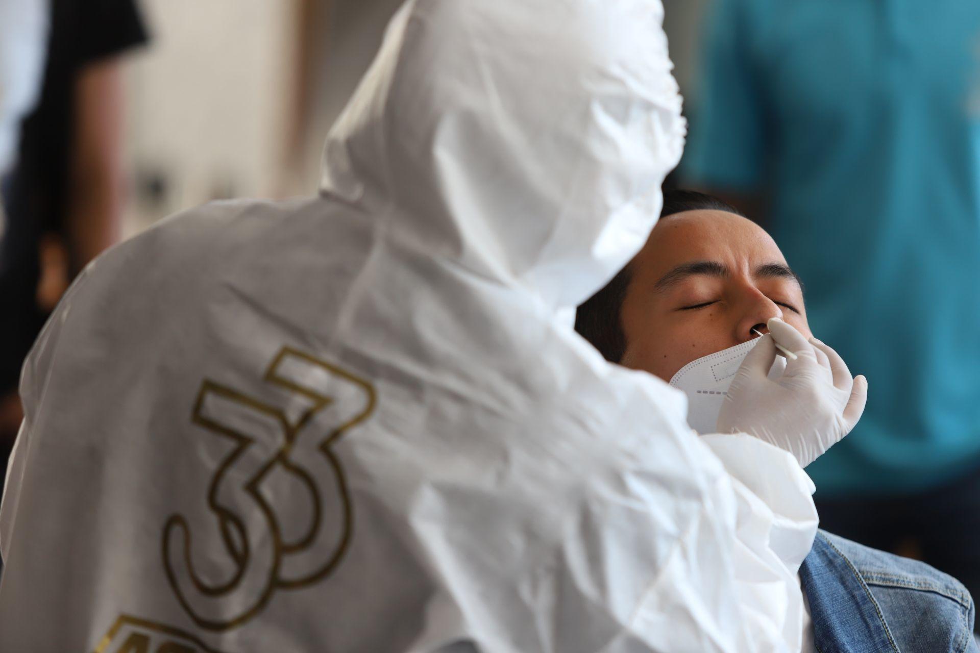Salud reporta reducción del 41% en tendencia de casos COVID; suma 203 muertes más