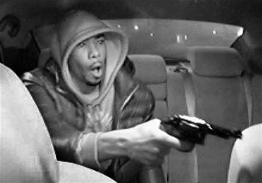 Matan en público a 2 iraníes por subir video a YouTube que los mostraba robando