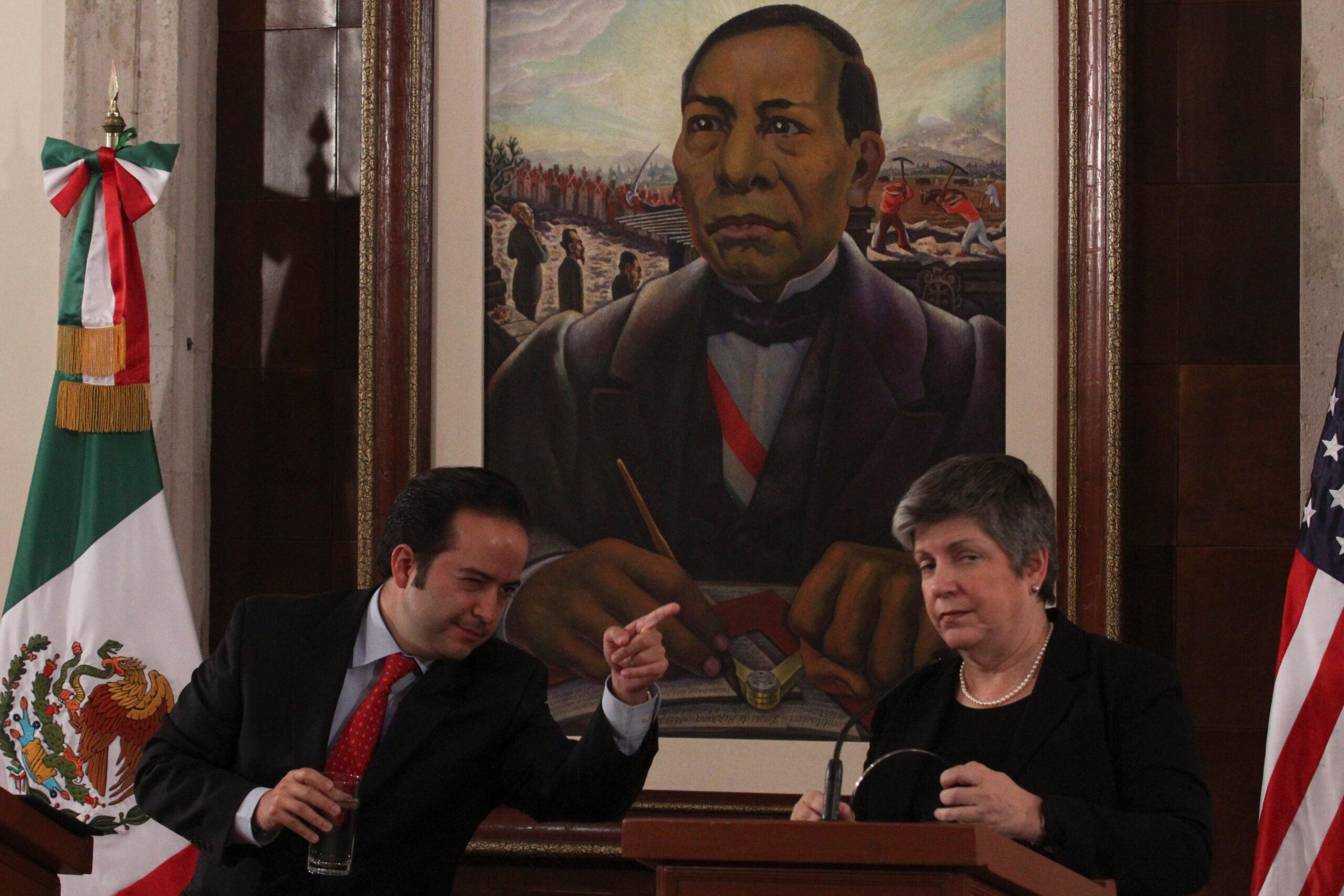 México destituirá a 65 mil policías no aptos