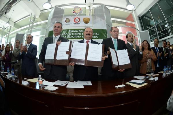 Poderes de Chihuahua firman un acuerdo y plantean una gubernatura de dos años