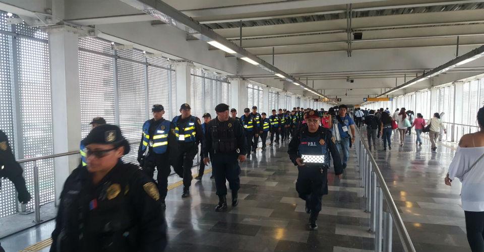 Despiden a unos 80 policías por dejar pasar vagoneros al metro