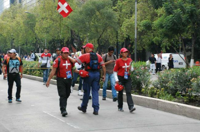 Policías del DF arrestan a activista por cuestionarlos y grabarlos; le imputan “ultrajes”