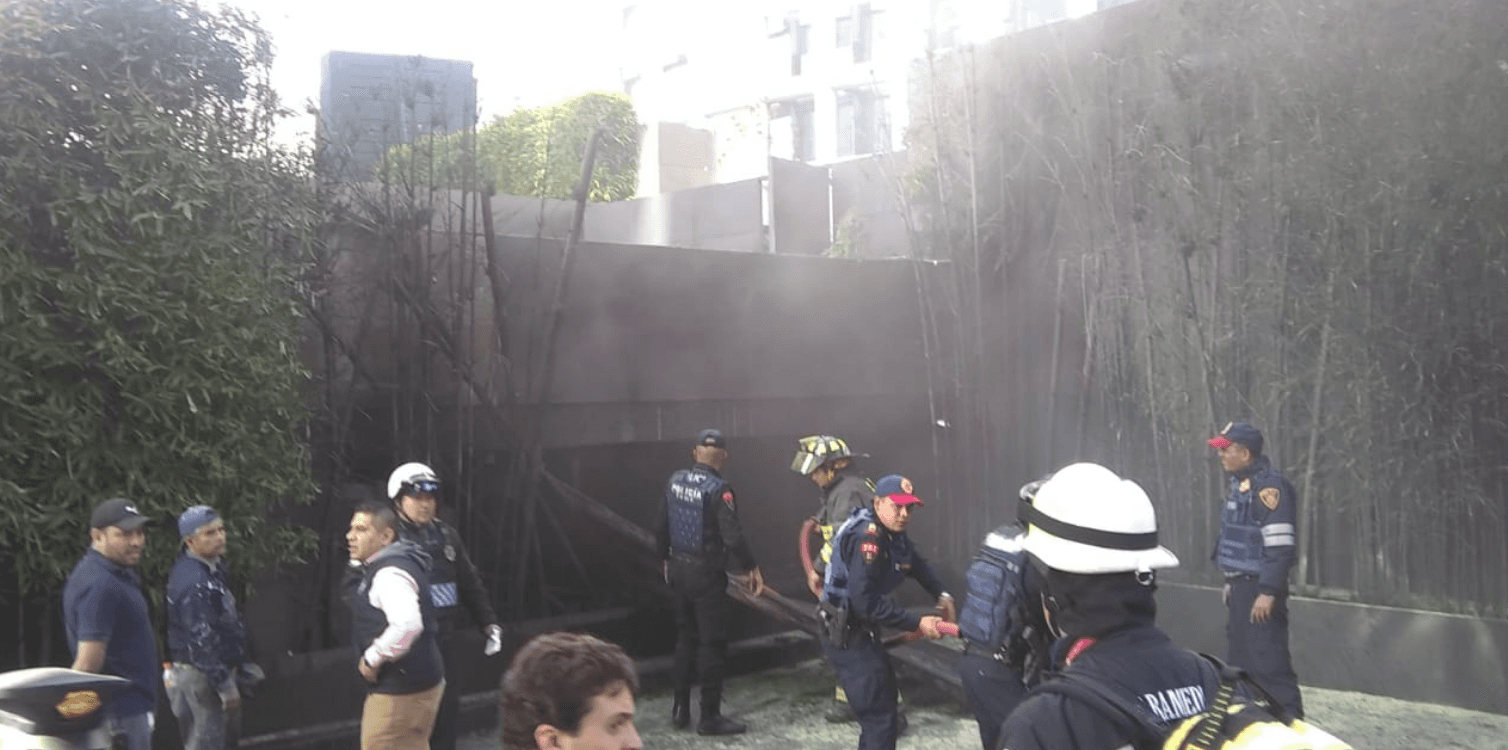 Reportan incendio en Park Plaza, Santa Fe; desalojan a 200 personas