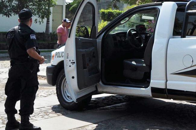 Policía de NY dispara a un perro que protegía a su dueño