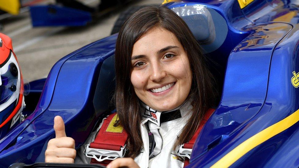 “Tuve que chocar para ganarme el respeto de los hombres”: el ascenso de la piloto colombiana Tatiana Calderón en la Fórmula 1