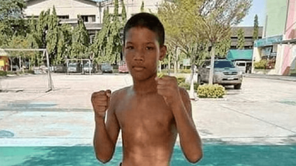 Muay Thai: la trágica y polémica muerte de Anucha Thasako, el niño de 13 años noqueado en un ring en Tailandia