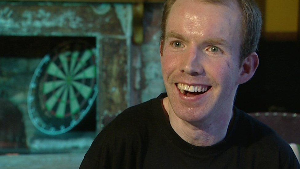 Lee Ridley, el hombre sin voz que ganó el concurso de talento de televisión “Got Talent” de Reino Unido