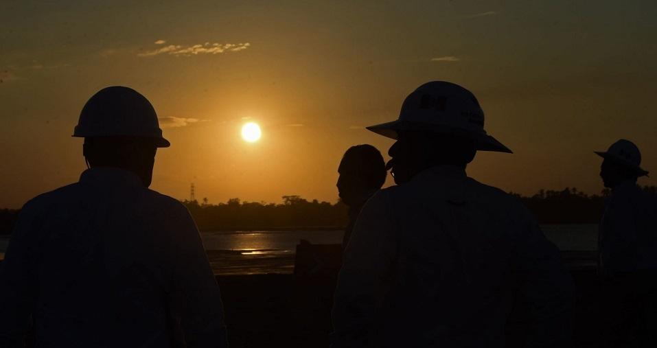 Limitan a mineras y cementeras, pero podrán continuar trabajos de Dos Bocas, Tren Maya y Santa Lucía en contingencia