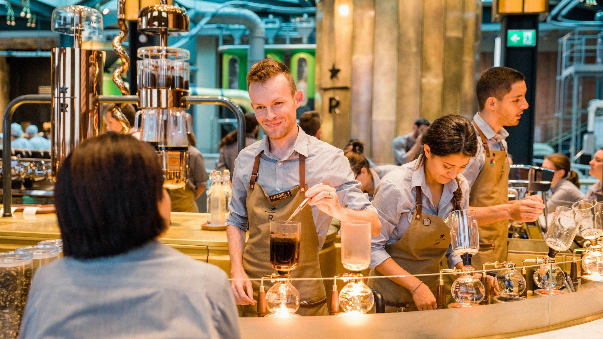 Italia: el país que se resistía a la llegada de Starbucks y ahora tendrá el establecimiento más grande de Europa