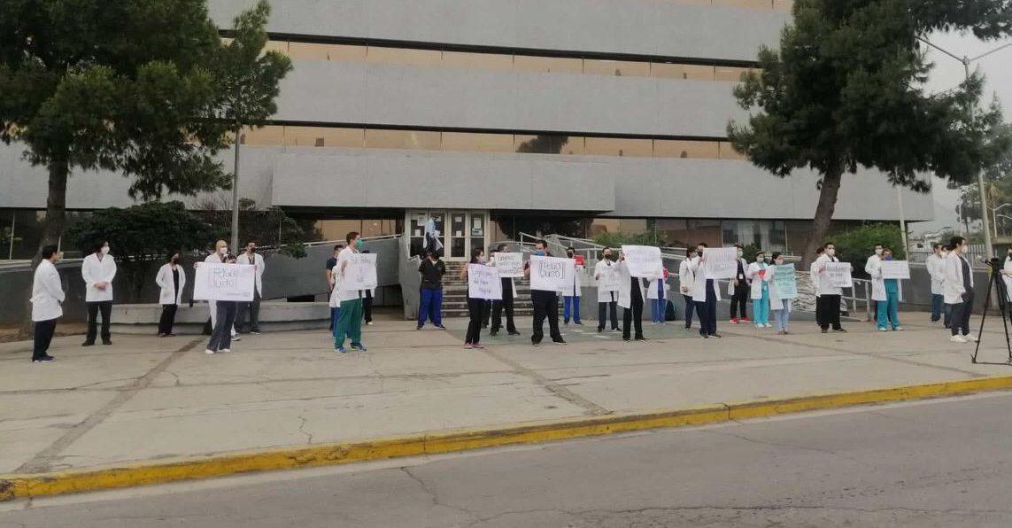 Médicos residentes de hospital del ISSSTE en Monterrey están en paro por falta de pago