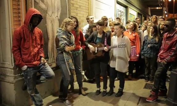 Feist <i>toma</i> las calles de San Francisco