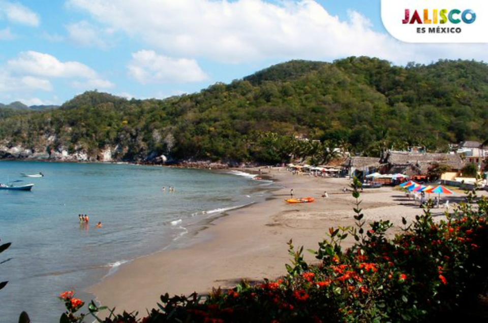 Mapas en Braille y mobiliario anfibio: Jalisco abre la primera playa incluyente del Pacífico