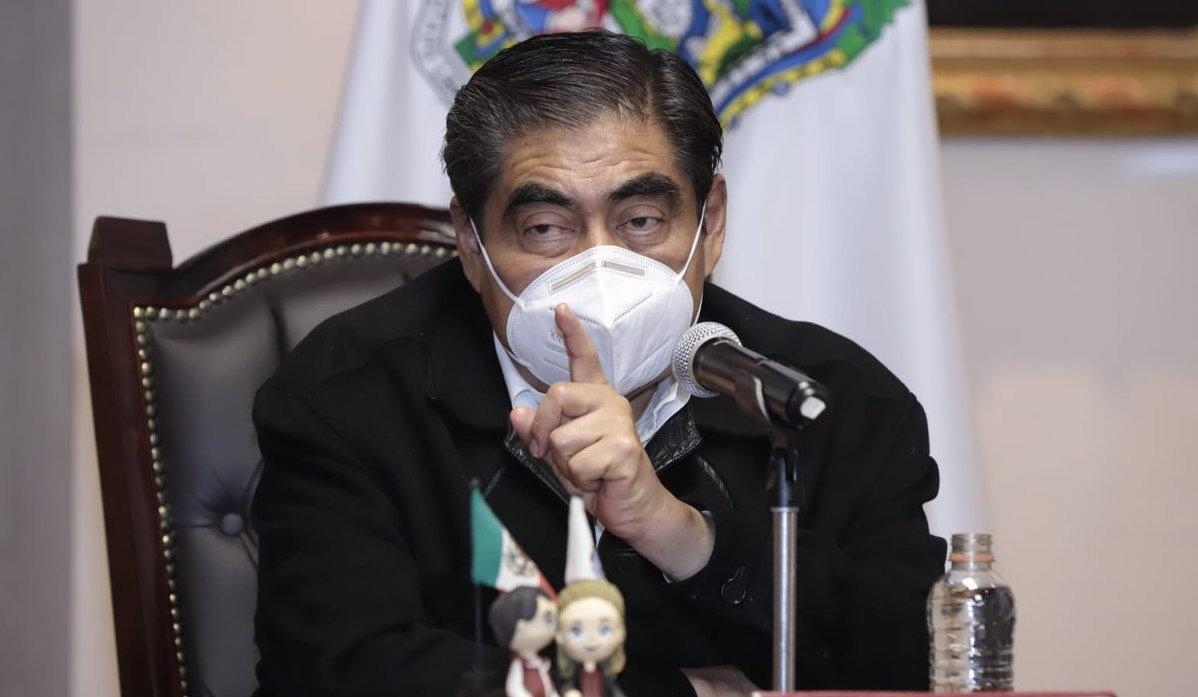 Barbosa acusa complicidad del rector de la UDLAP en presunto desvío de recursos