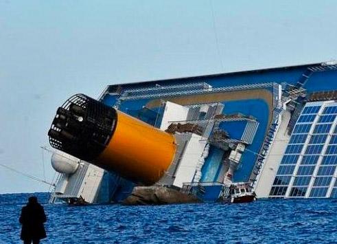 Revelan conversación del capitán del crucero Costa Concordia