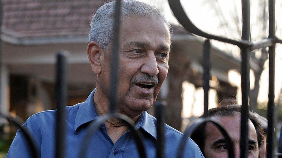Abdul Qadeer Khan, el ingeniero que robó los secretos de la bomba atómica y los pasó a Pakistán, Corea del Norte, Libia e Irán