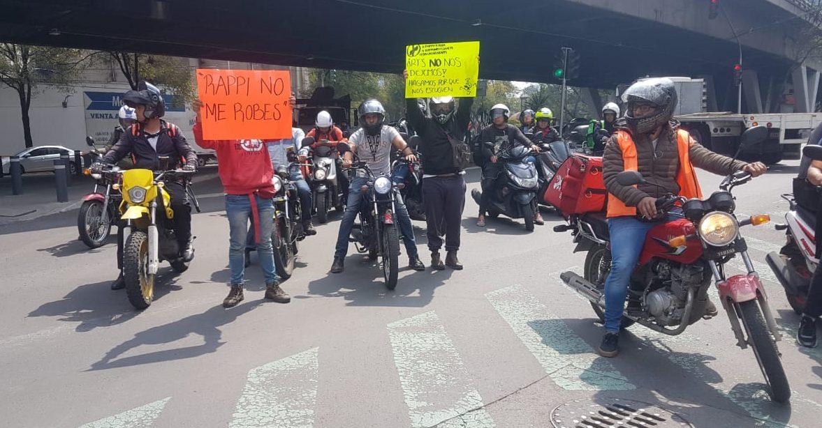 Deudas fantasma y condiciones engañosas detonan protestas de mensajeros del servicio Rappi