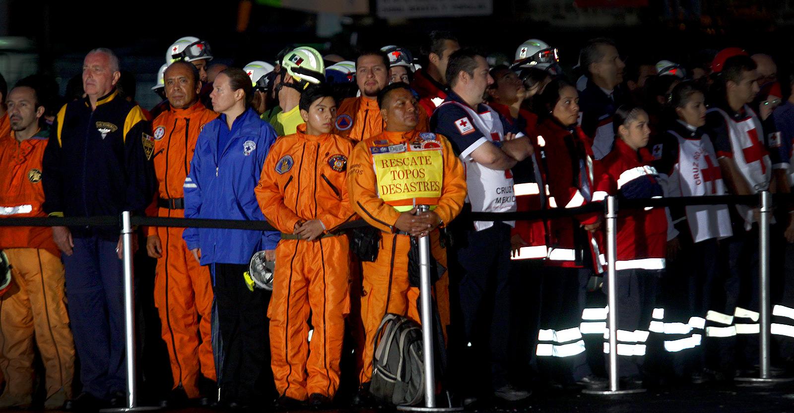 Hay dos grupos de Topos; ambos realizan labor de rescate pero sólo uno recibe donaciones
