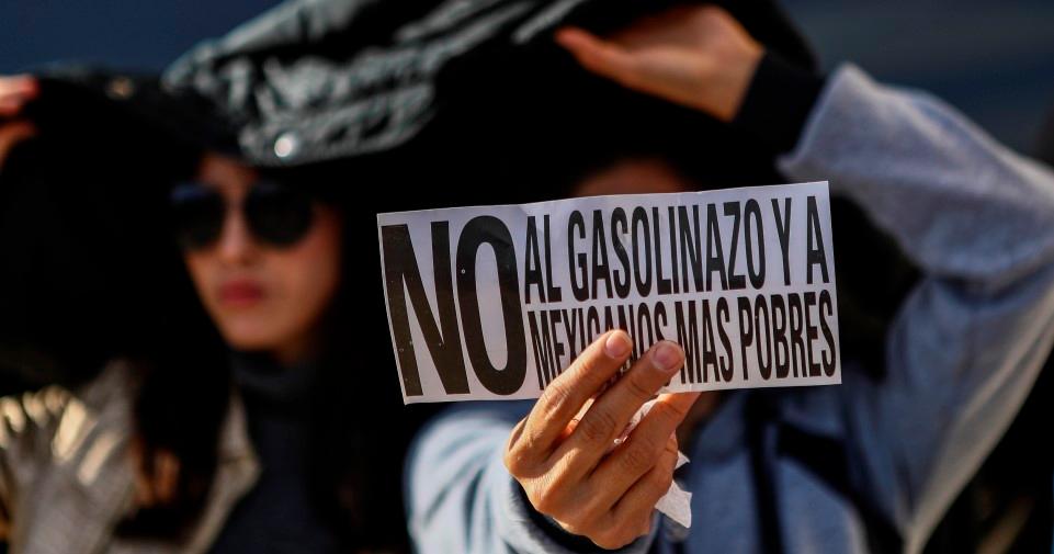 Toma de gasolineras y bloqueos carreteros en nueve estados en el cuarto día de protestas