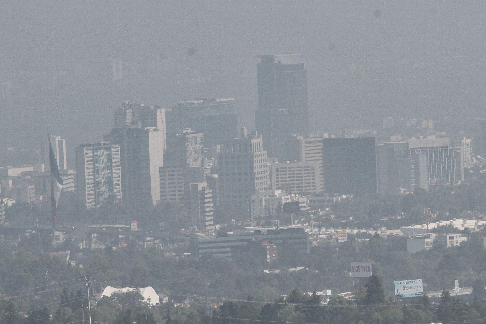 Persiste contaminación: mantienen restricciones por mala calidad del aire en el Valle de México