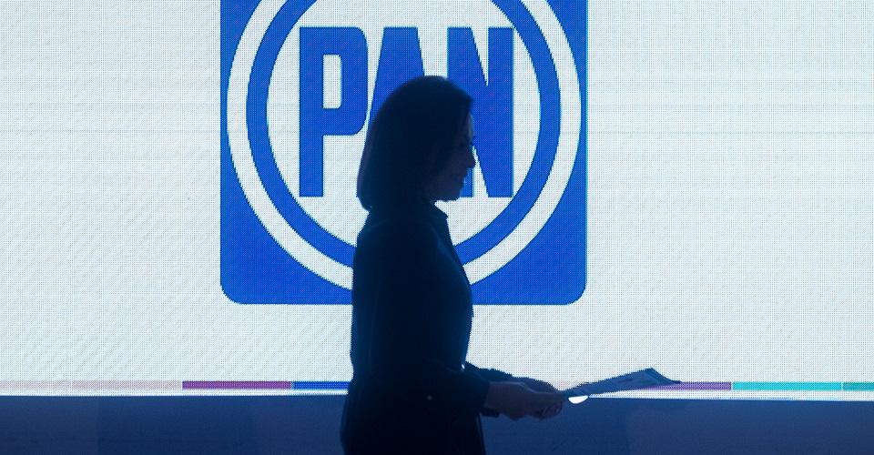 Vázquez Mota firma un compromiso contra despenalización del aborto