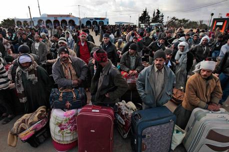 Avalancha humana en la frontera de Libia y Túnez