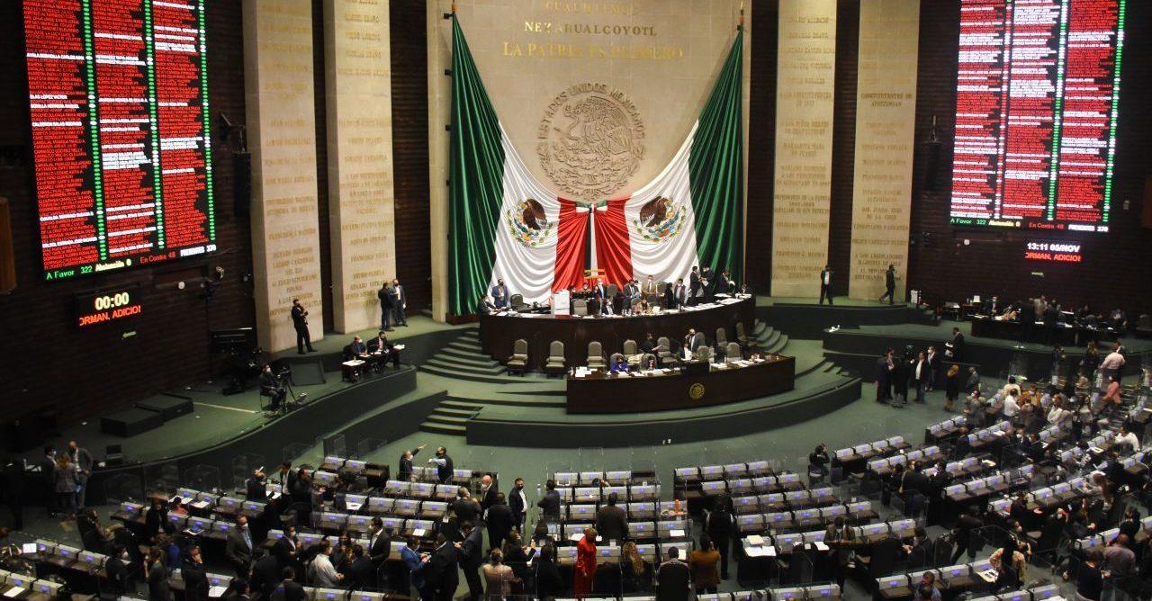 Diputados aprueban Miscelánea Fiscal; quitan uso de fotos del SAT en visitas