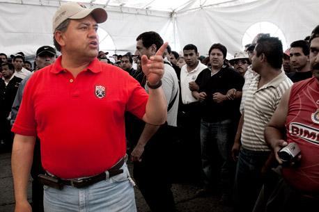 Llaman a declarar a Martín Esparza por agresión a periodista